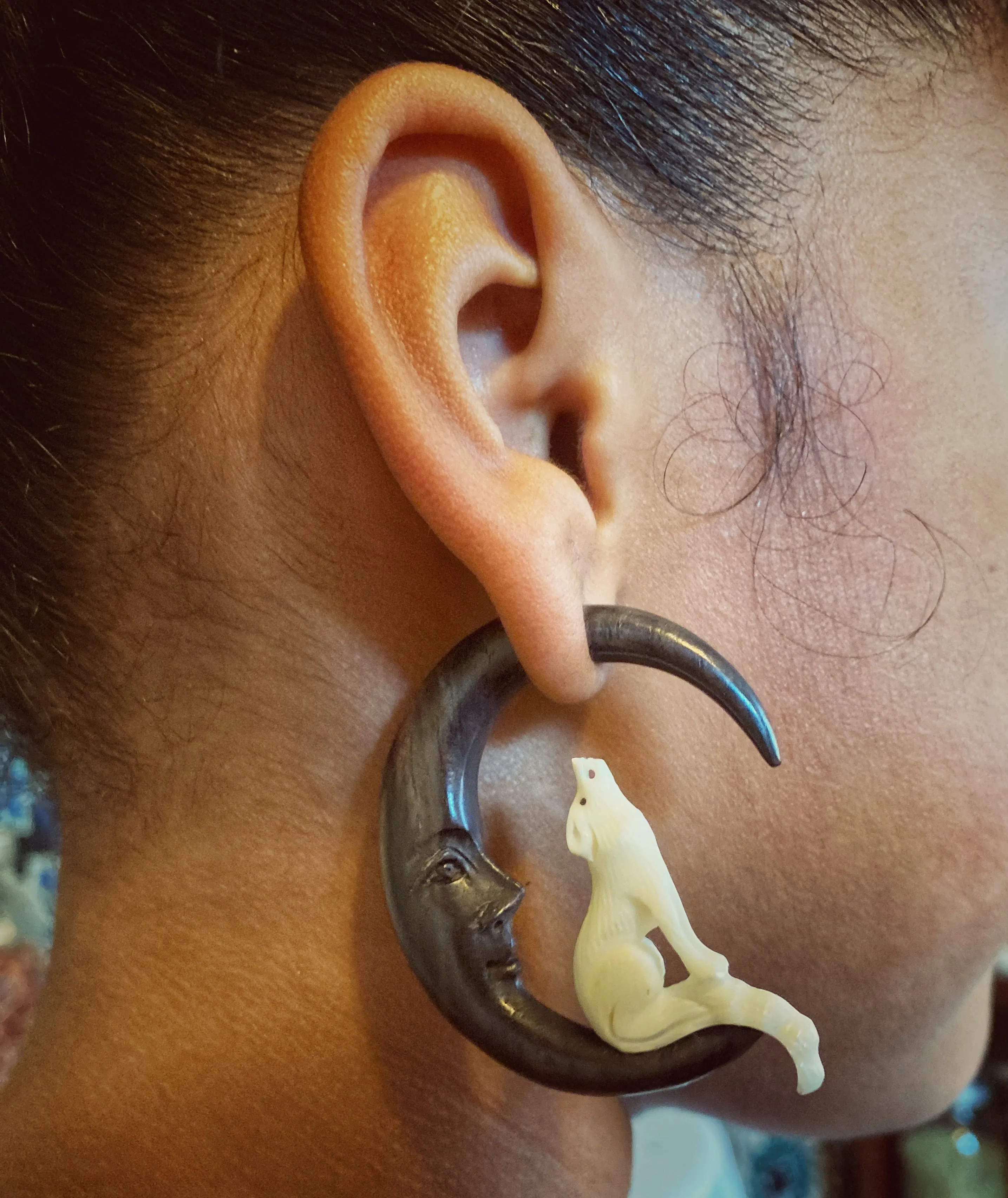 Howling Wolf faux gauges